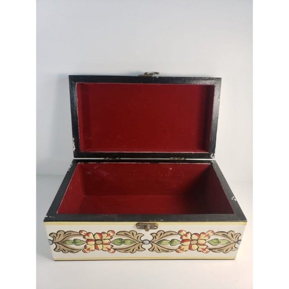 Ivory Hand Painted Wooden Box 3D Floral Design - Picture 5 of 5